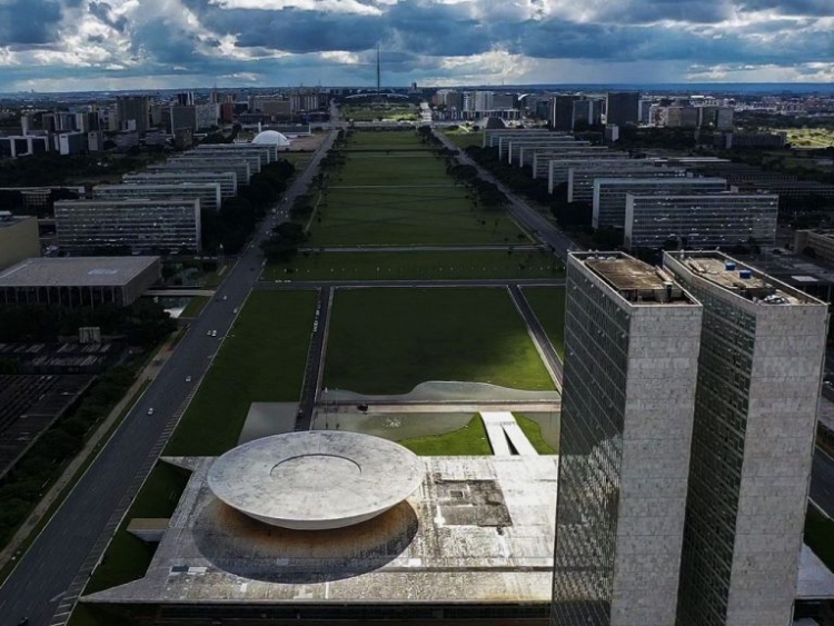 CCJ aprova permissão para municípios parcelarem débitos previdenciários em 20 anos