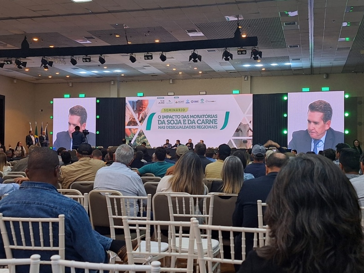 Vereadora participa de seminário sobre &quot;O impacto das Moratórias da Soja e da Carne nas desigualdades regionais&quot; em Cuiabá