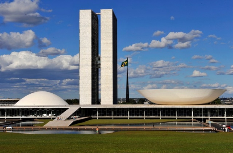 Comissão especial pode votar Lei de Responsabilidade Educacional nesta terça