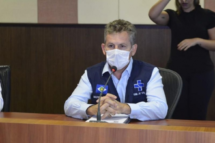 Mendes sanciona lei que pune gestor por falta de máscaras