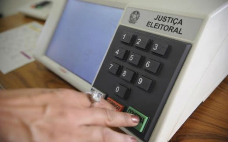 TSE mantém horários locais para votação nas eleições deste ano